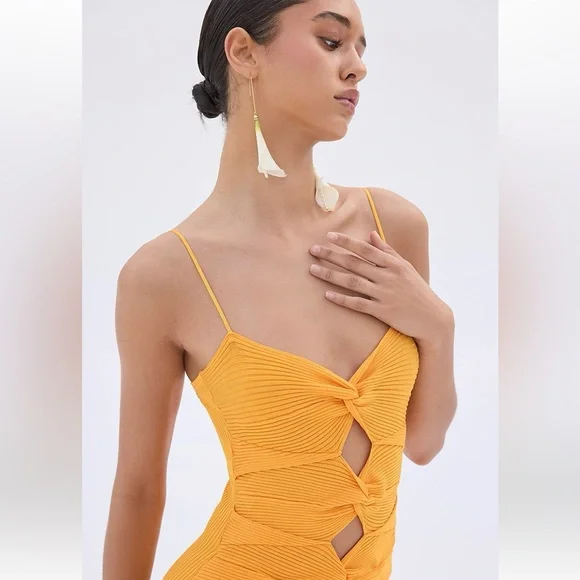 NWT Cult Gaia Calla Cultured Pearl Earrings - Picture 11 of 16